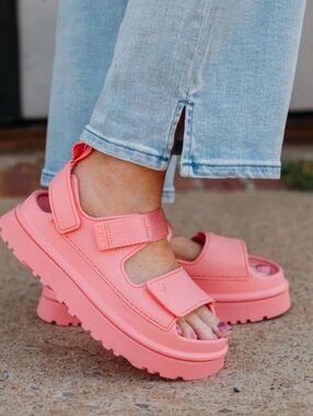 UGG WOMENS CHUNKY SANDLES